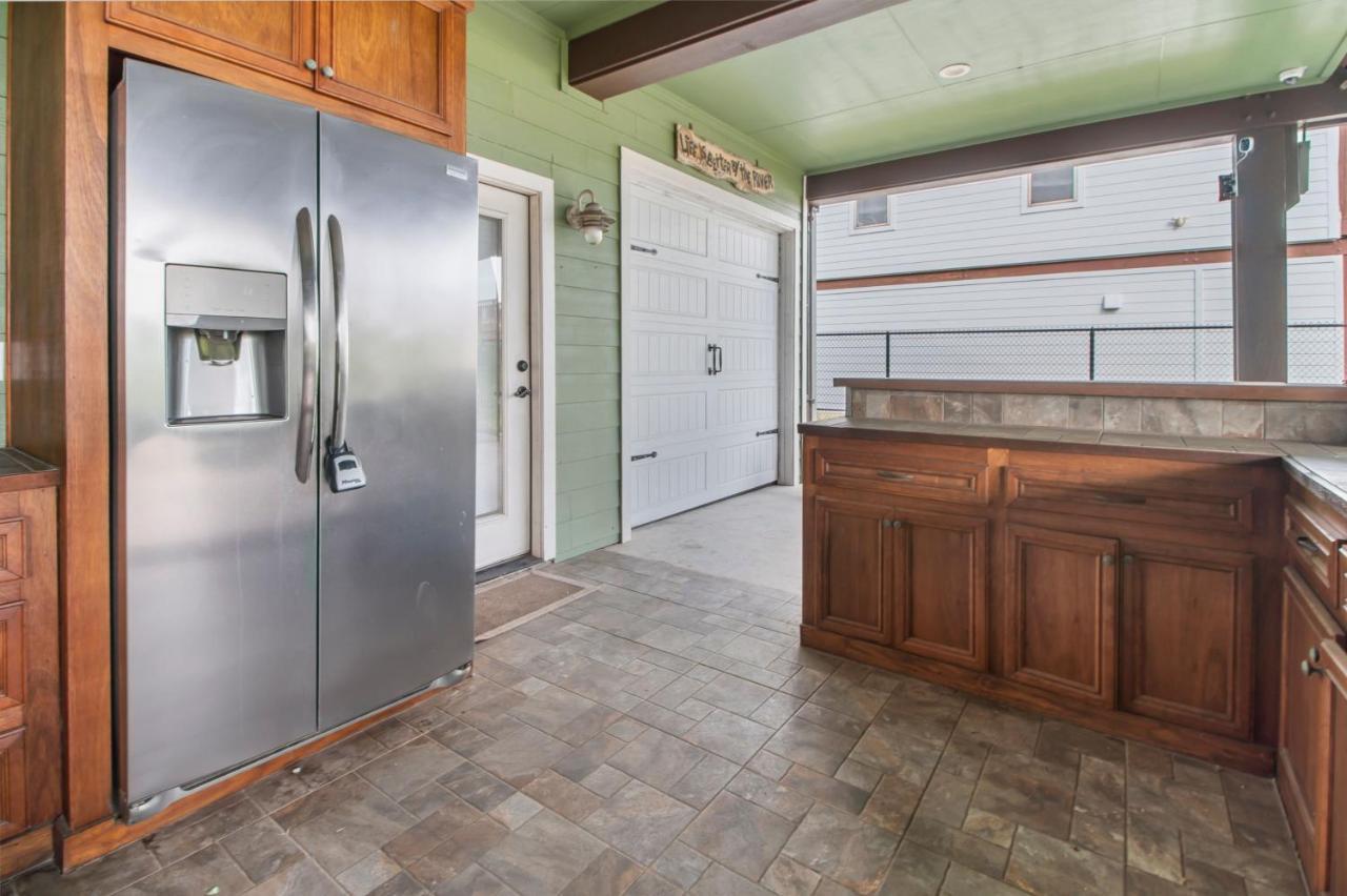 Luxury Waterfront Home Family And Pet Friendly Near Surfside Beach 11 Mins Freeport Exteriér fotografie