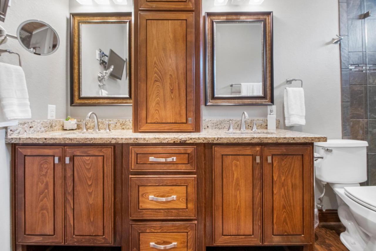 Luxury Waterfront Home Family And Pet Friendly Near Surfside Beach 11 Mins Freeport Exteriér fotografie