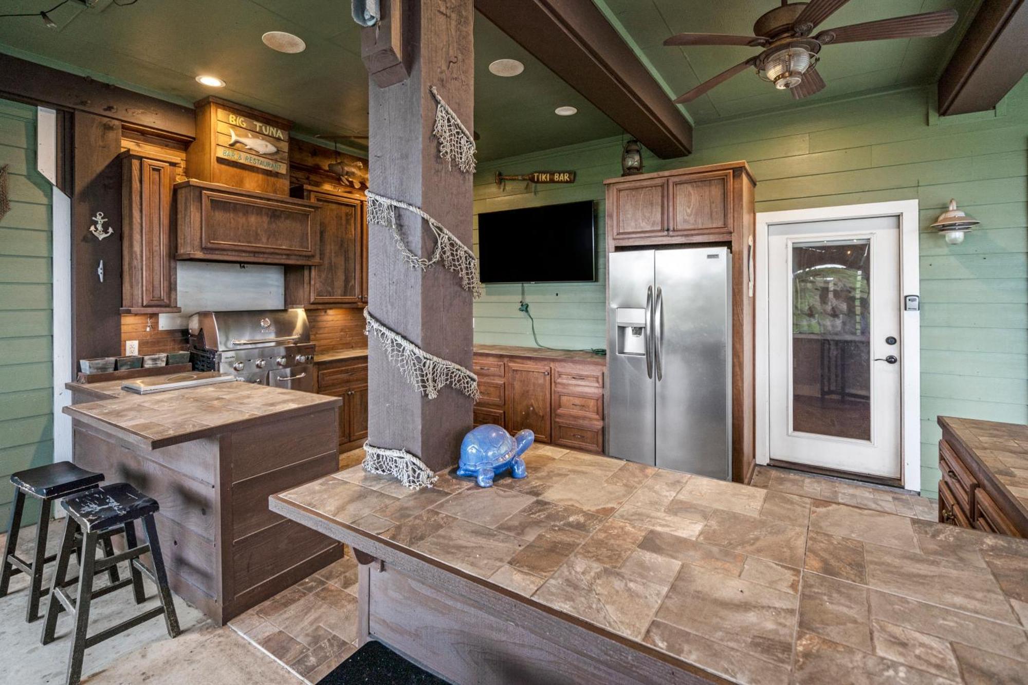 Luxury Waterfront Home Family And Pet Friendly Near Surfside Beach 11 Mins Freeport Exteriér fotografie