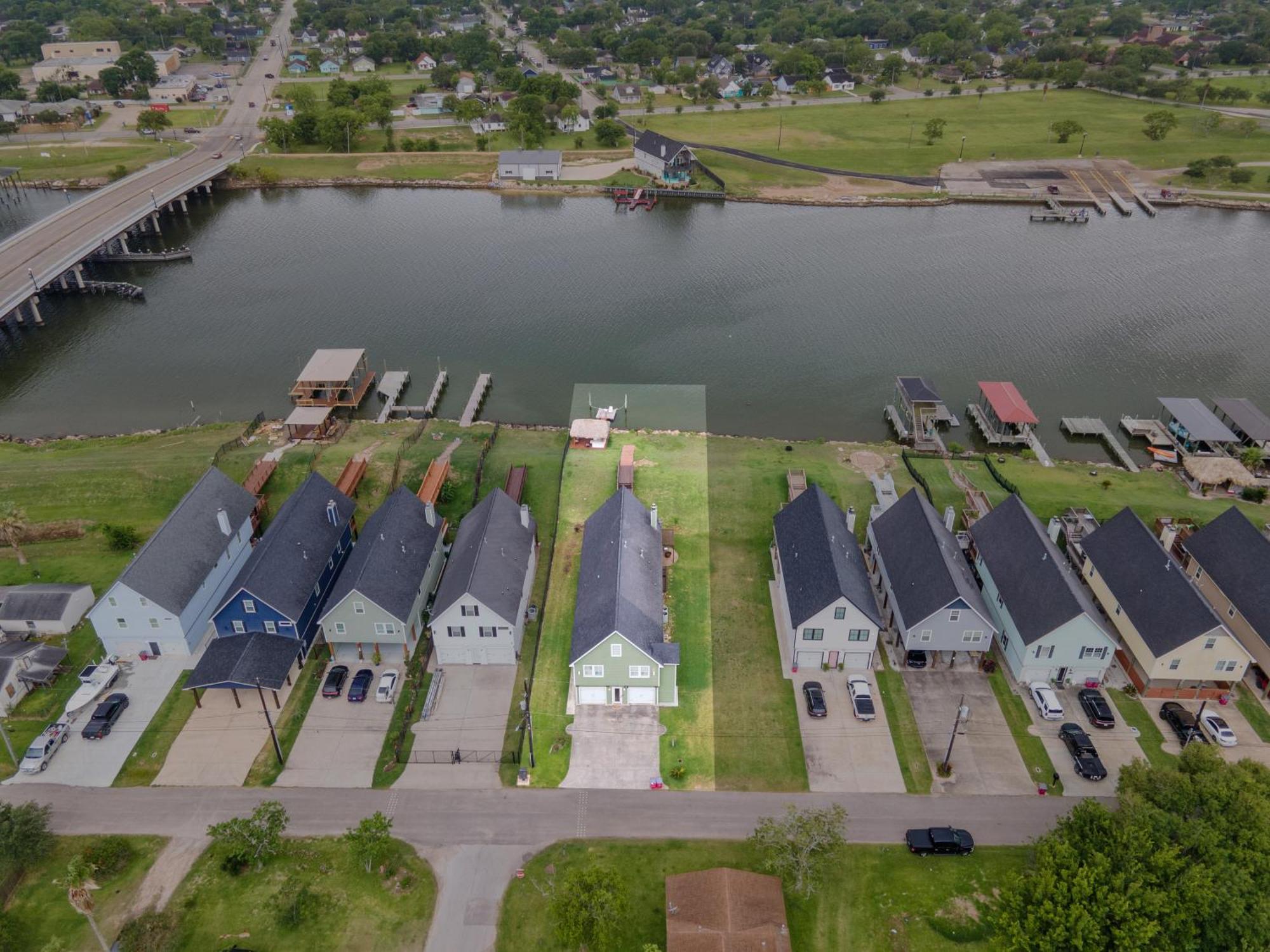 Luxury Waterfront Home Family And Pet Friendly Near Surfside Beach 11 Mins Freeport Exteriér fotografie