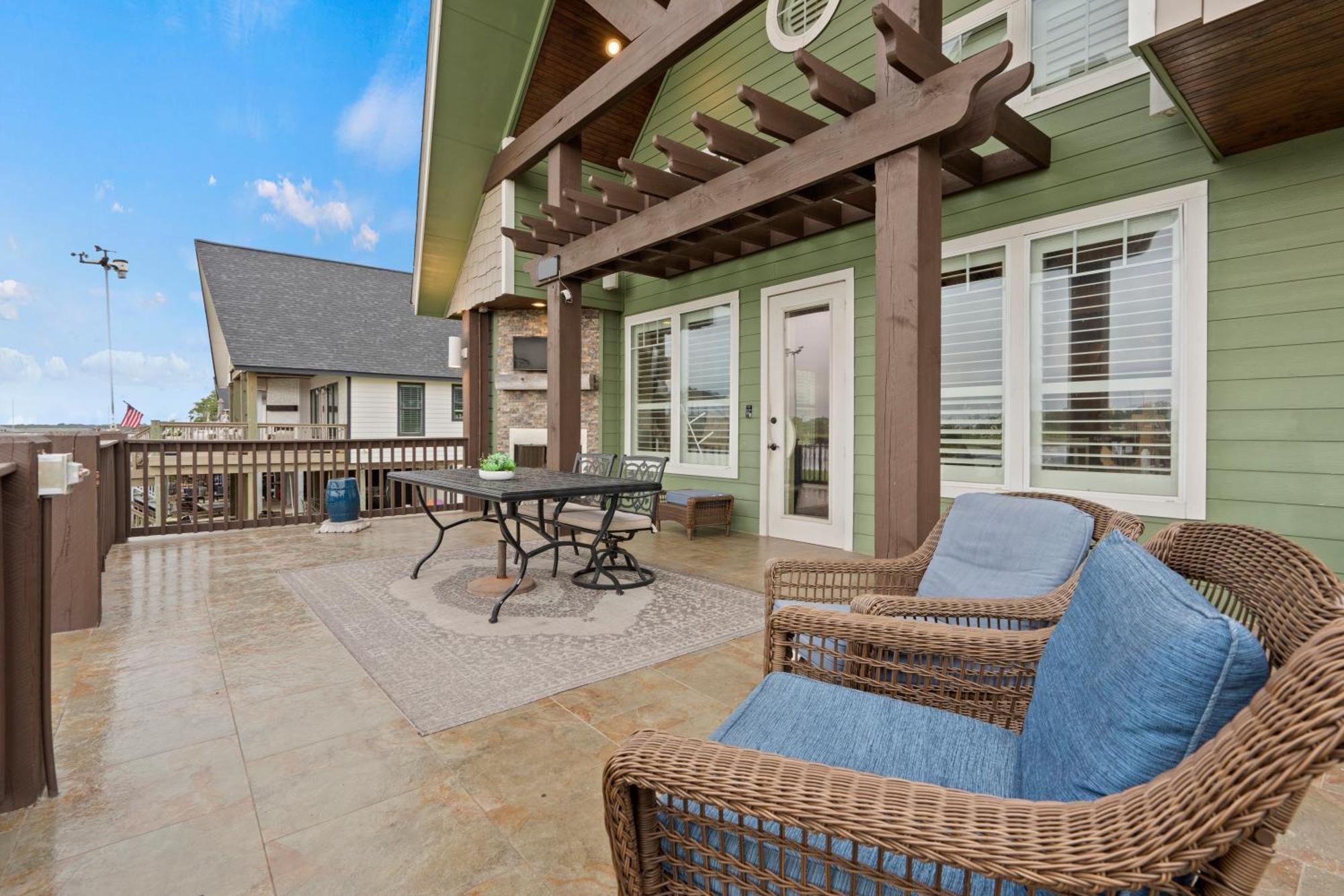 Luxury Waterfront Home Family And Pet Friendly Near Surfside Beach 11 Mins Freeport Exteriér fotografie