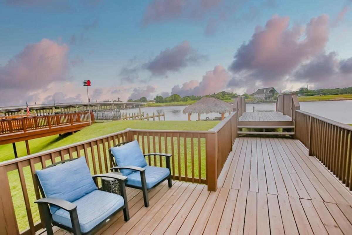 Luxury Waterfront Home Family And Pet Friendly Near Surfside Beach 11 Mins Freeport Exteriér fotografie